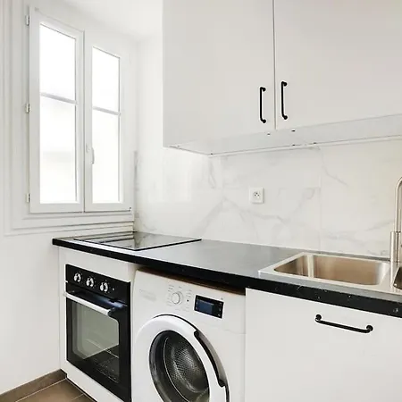 Lumineux 2 Pieces Batignolles Apartment