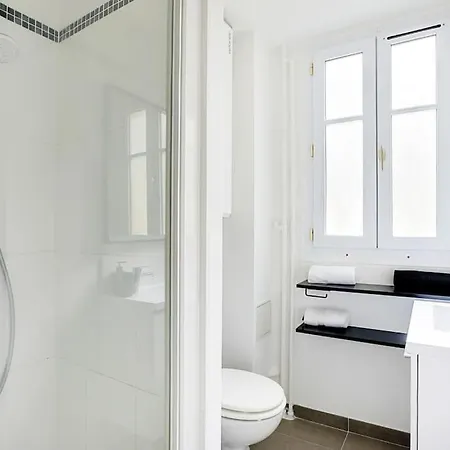 Lumineux 2 Pieces Batignolles Apartment *