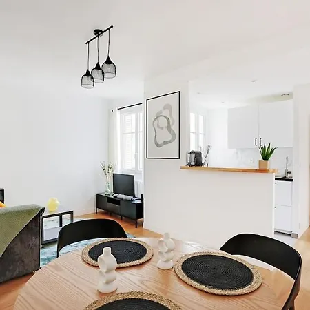 Lumineux 2 Pieces Batignolles Apartment Paris